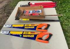 2 hand saws 2 carpenter squares & work light