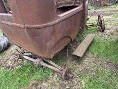 Ford model T Frame, Engine and driveline with body tub and extra fenders(Bo