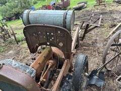 Ford flathead four-cylinder engine(Engine condition unknown )and transmissi
