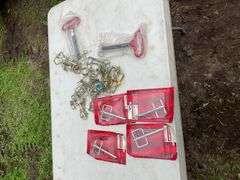 Tote of hitch pins