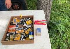 Flat of misc electrical supplies