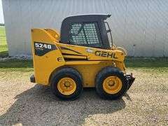 Gehl Model 5240 Skid Loader, 1047 2nd Owner Hours, E Series, Power-A-Tach, 