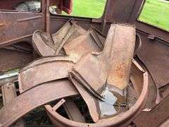 Ford model T Frame, Engine and driveline with body tub and extra fenders(Bo