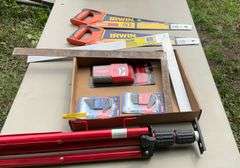 2 hand saws 2 carpenter squares & work light
