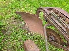 John Deere Single Bottom Steel Wheeled Pull Type Plow with Coulter, Manual 