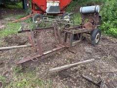 Ford flathead four-cylinder engine(Engine condition unknown )and transmissi