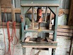 Hydraulic shop press