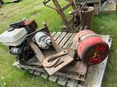 Honda GX240 8Hp Engine(engine is free) mounted on Platform, Hydraulic Pumps