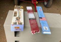 American flag, 32 x 24 window blinds, and extra arm grabber
