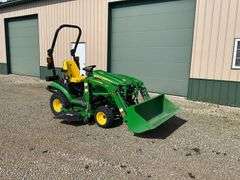 John Deere 1025 R Tractor, 150 One Owner Hrs, MFD,Diesel,60” Auto Connect D