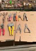 Flat of tin snips