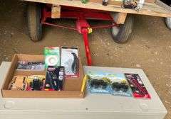 Utility knives, hammer belt loop, mini lights