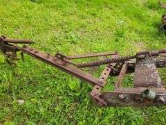 John Deere Single Bottom Steel Wheeled Pull Type Plow with Coulter, Manual 