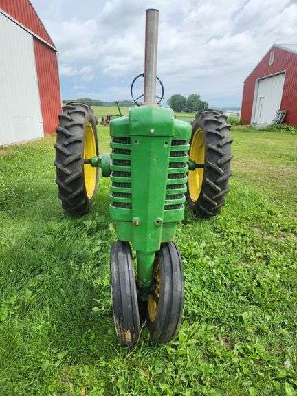 1939 John Deere B Tractor, w/Behlen Overdrive, NF, PTO, 12.4x38” Tires, Run
