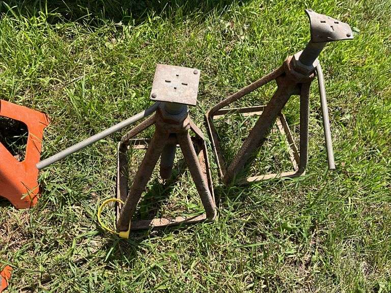 Pair of jack stands