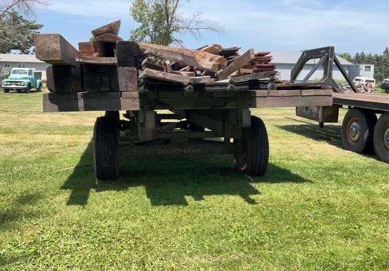 16ft x 8ft  Hay rack on JD running gear