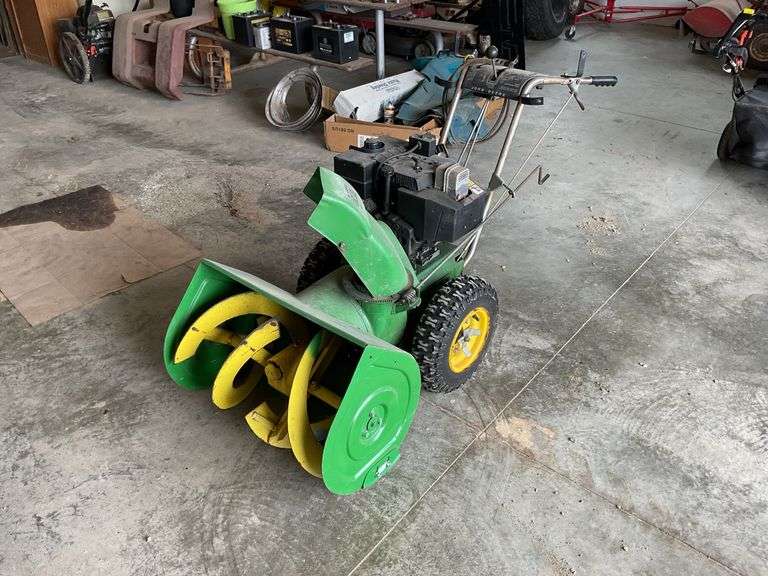 John Deere 826 Snowblower
