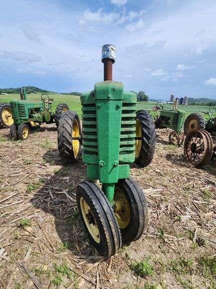 1940 John Deere A Tractor, NF, 4sp Electric Start, Long Hood, Free; runs/ne