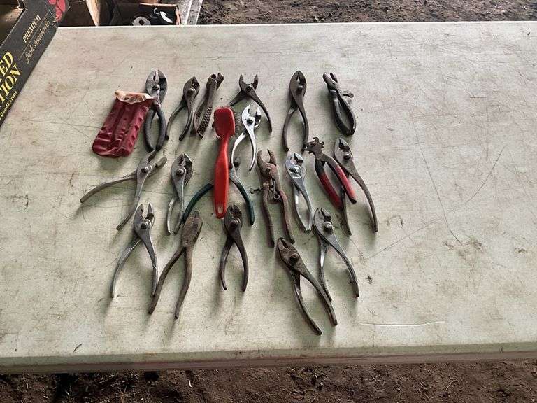 Flat of Assorted Pliers
