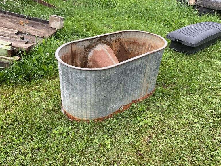 Metal stock tank