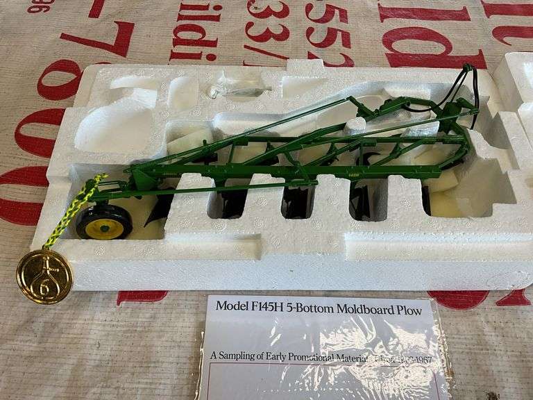 Ertl precision classics 1/16 JD F145H 5 bottom moldboard plow