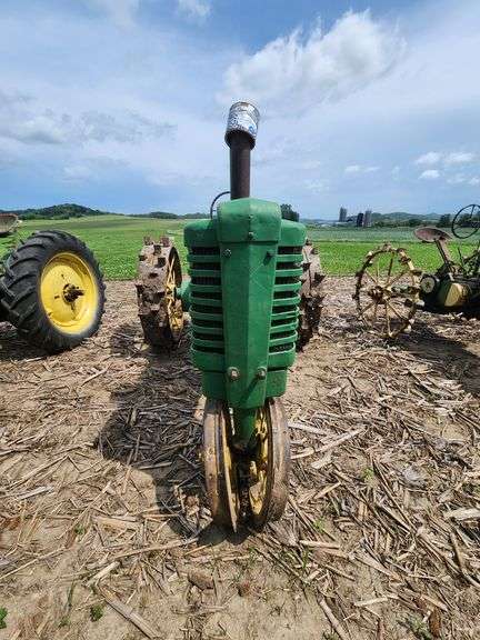 1942 John Deere A Tractor, NF, on Steel, Flat Spokes, Free; runs/drives; on