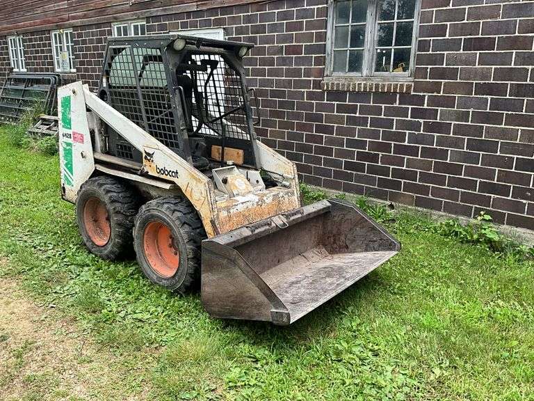 Melrose Bobcat Skid Loader, Model 642B, Gas Engine, 60” Bucket, Aux. Hydrau