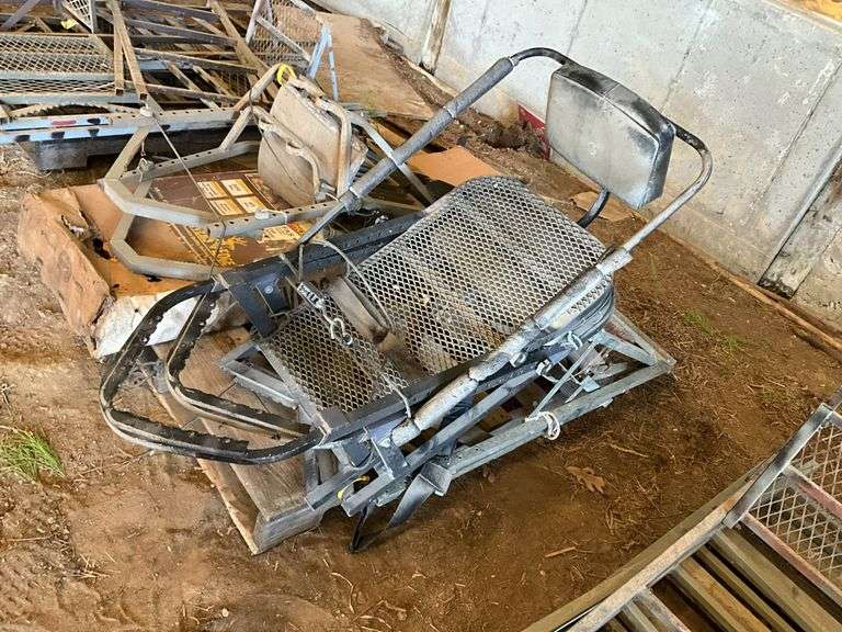2 Deer stands Climbers