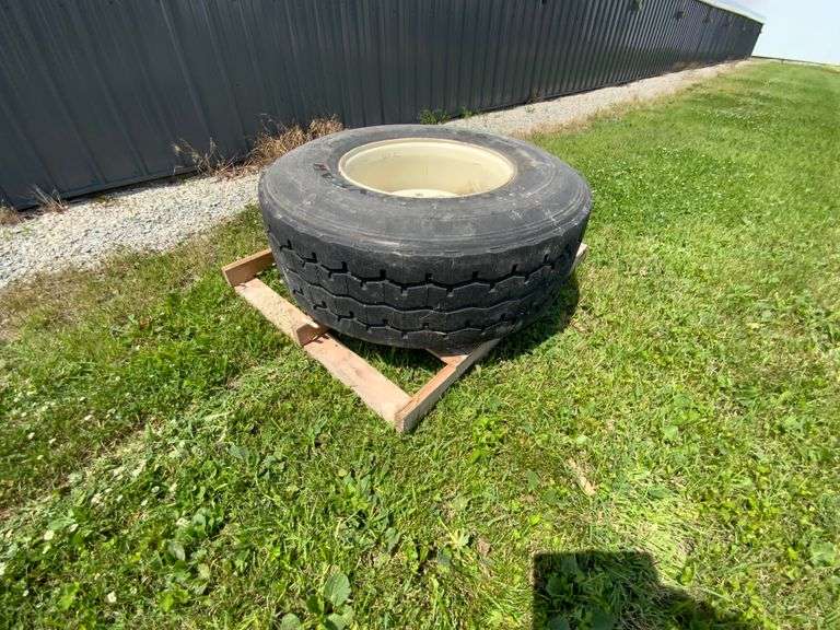 Goodyear 425/65R22.5 Tire and Rim