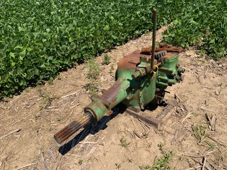 John Deere G tractor; rear end housing & axles, no serial number