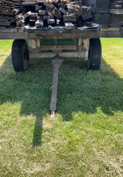 16ft x 8ft  Hay rack on JD running gear
