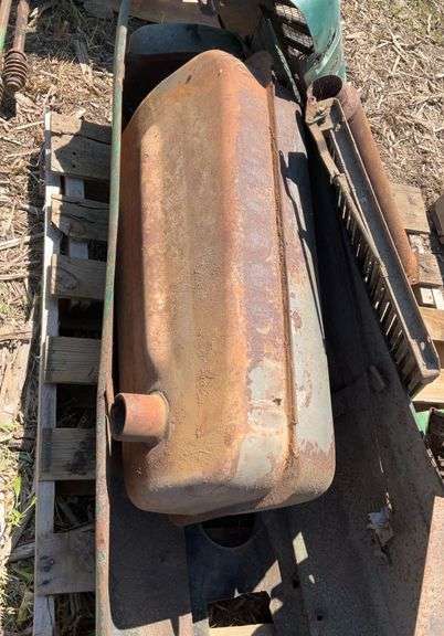 JD parts off A :  hood, fuel tank, side shields, shutter & exhaust pipes