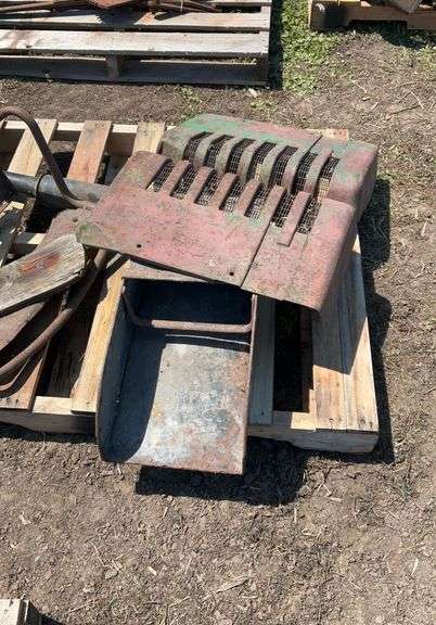 John Deere parts off B, seat & side shields