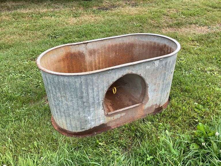 Metal stock tank
