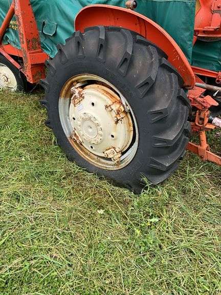 Allis Chalmers WD, NF Gas, 13.6/28 Tires Like New, Fenders, SpinOut Rims, H