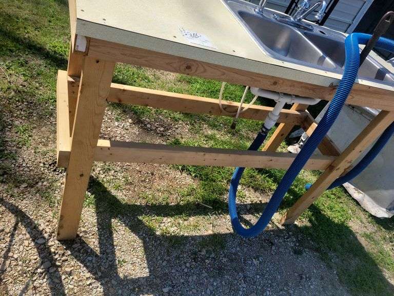 Metal Sink on Stand