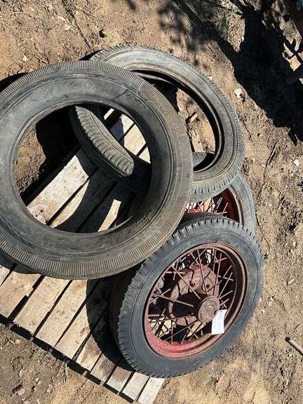 Pallet of  4 Tires(4.40/4.50-21, 525-5.5 -18, 4.75/5.00-19 on Spoke Rim, 4.