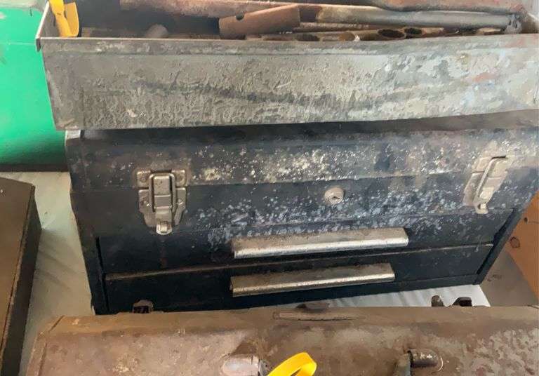 Steel 2 drawer toolbox w/ socket tray