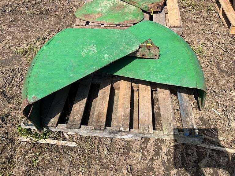 (2) John Deere fenders fits A,B,G models