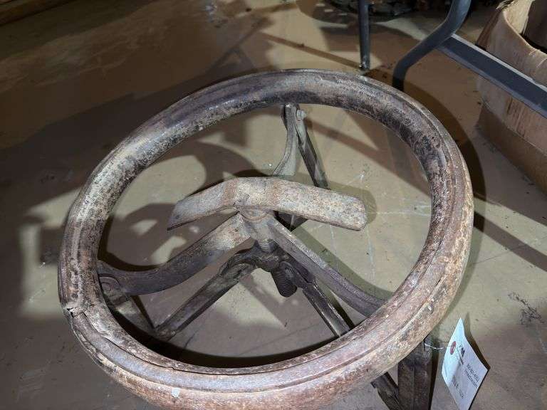 Antique Screw Type Spreading Tool