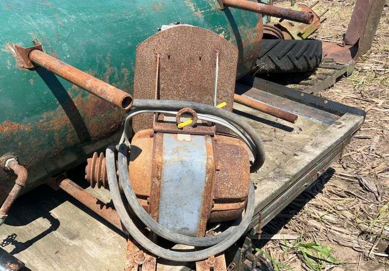 Large electric motor w/cords & controls (motor is stuck)