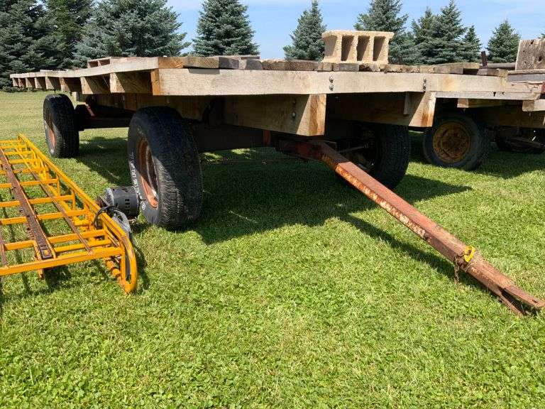 17ft x 8ft hay rack on running gear