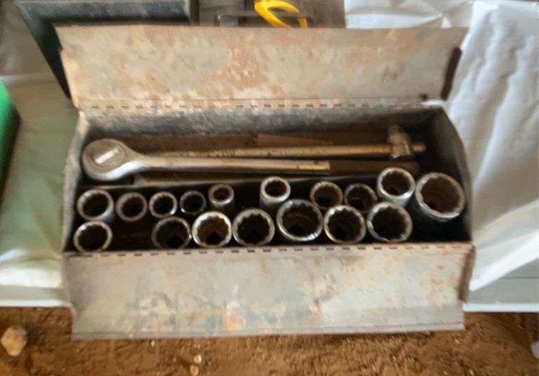 Steel toolbox w/ 3/4 in sockets, ratchets and breaker bar