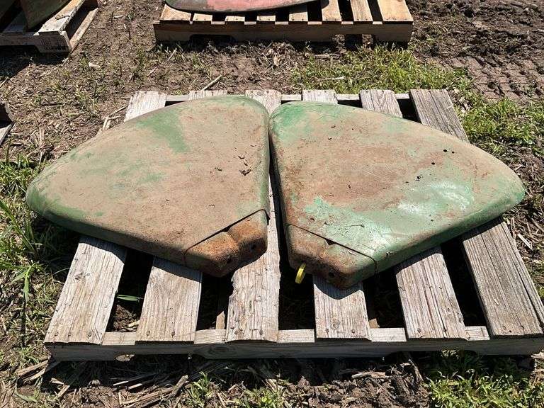 (2) JD clam shell fenders fits A,B,G and 50,60,70 & other models