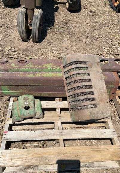 John Deere parts off A : hood, dash
