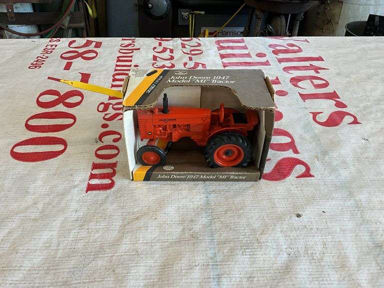Ertl 1/16 JD 1947 Model MI tractor