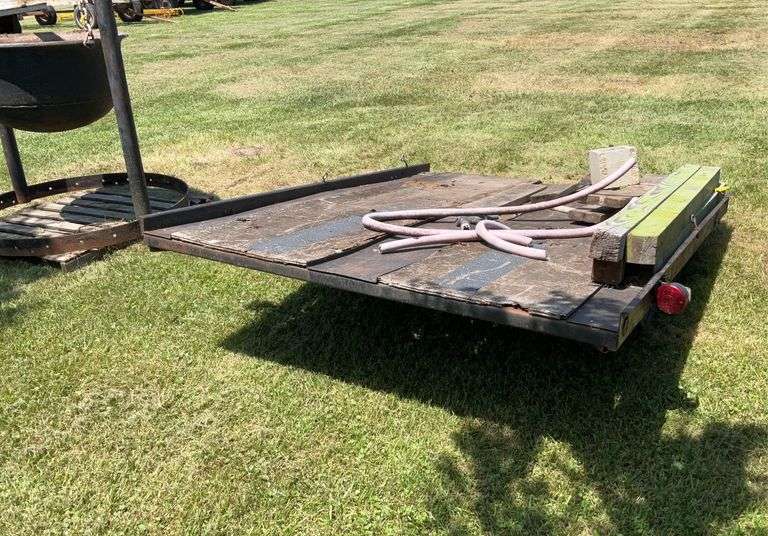 Snowmobile trailer