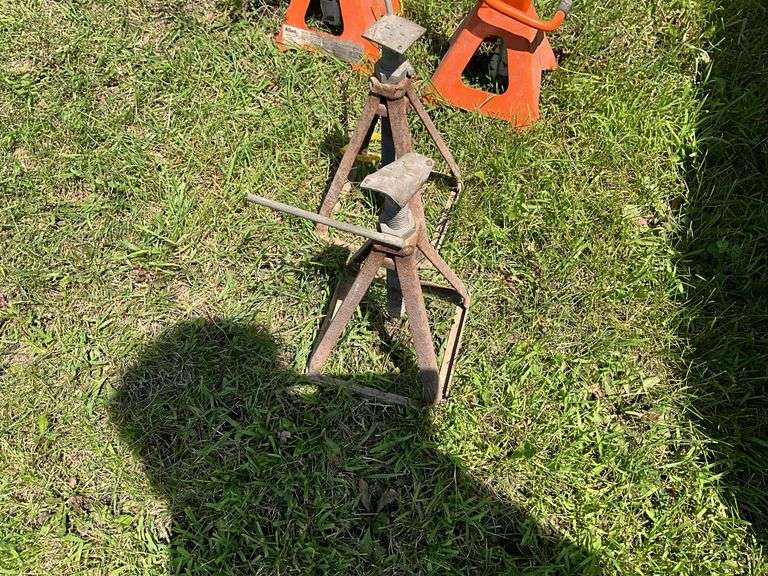Pair of jack stands