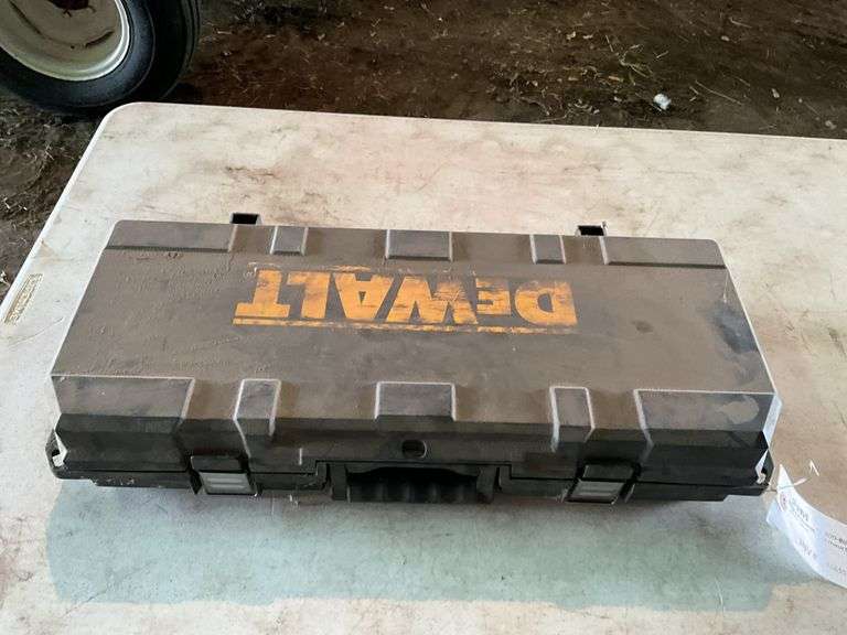 DeWalt Corded Sawzall in Case with Extra Blades