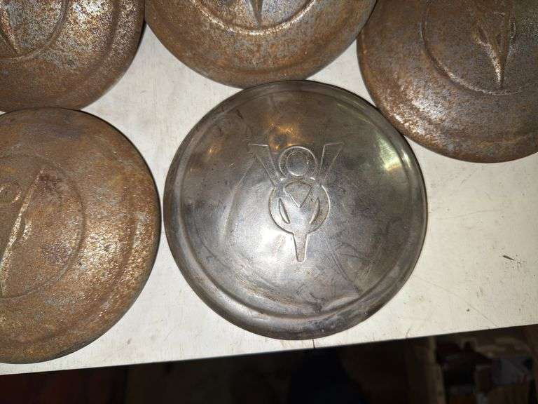 Ford V8 Wheel Centers